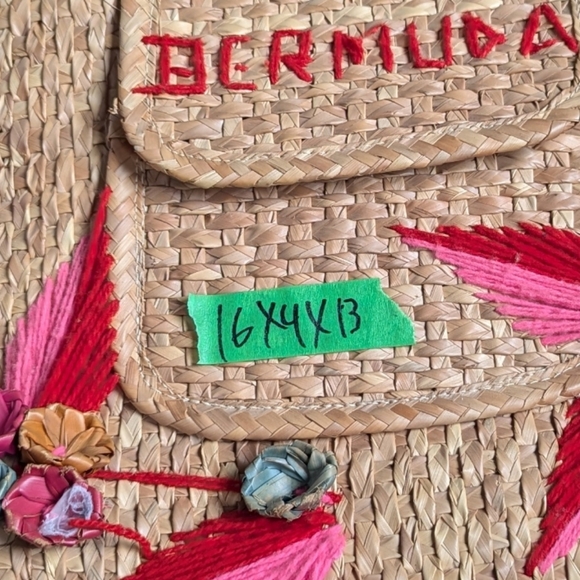 Vibtage Handcrafted Woven Bag with Pink And Red 3D Floral Design - Picture 2 of 8